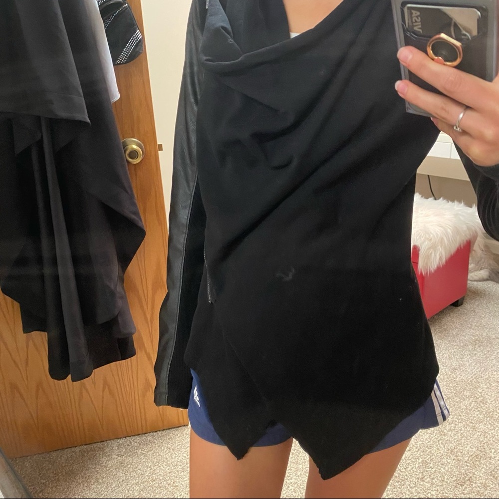 Black Jacket - Picture 4 of 7